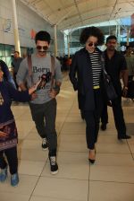 Kangana Ranaut, Shahid Kapoor snapped at airport on 4th March 2016